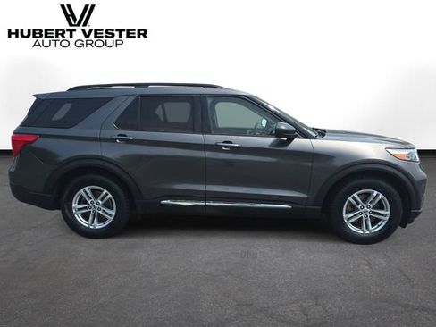 Used 2020 Ford Explorer XLT RWD image 5