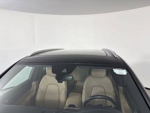 Certified 2021 Porsche Cayenne E-Hybrid AWD/4WD image 17