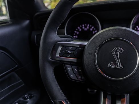 Used 2016 Ford Mustang Shelby GT350 w/ Technology Package image 7