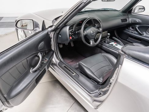 Used 2004 Honda S2000 image 18