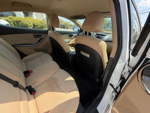 Used 2013 Hyundai Elantra GLS w/ Preferred Pkg image 31