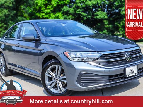 Used 2024 Volkswagen Jetta SE FWD image 1