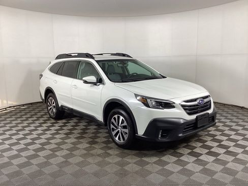 Used 2020 Subaru Outback Premium image 1