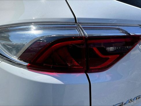 Used 2024 Buick Enclave Premium image 42