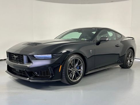 Used 2025 Ford Mustang Dark Horse image 3