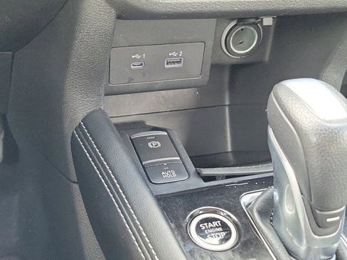 Certified 2021 Nissan Kicks SR w/ SR Premium Package image 31