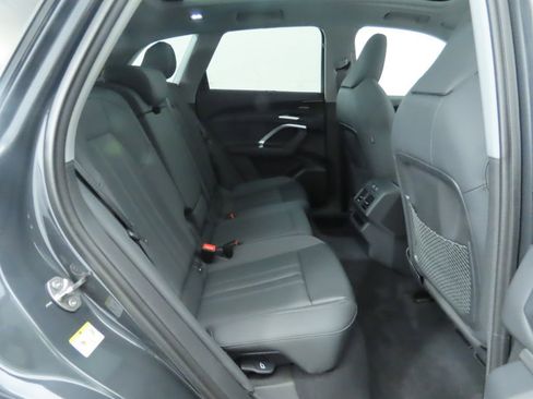 Certified 2025 Audi Q5 Premium Plus w/ Premium Plus image 24