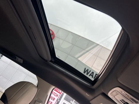 Used 2023 Toyota Sienna XLE image 24