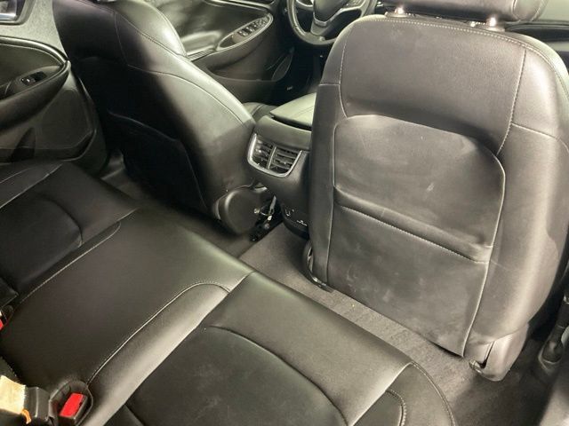 Used 2017 Chevrolet Malibu LT w/ Leather Package FWD image 32