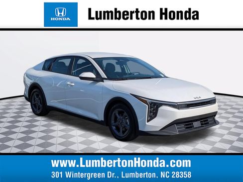 Used 2025 Kia K4 FWD image 1