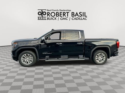 Used 2024 GMC Sierra 1500 Denali w/ Technology Package AWD/4WD image 5