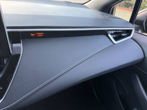 Used 2021 Toyota Corolla SE w/ Carpet Mat Package (TMS) FWD image 30
