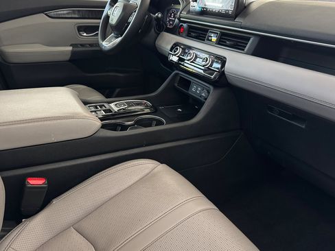 Certified 2023 Honda Pilot Elite image 34
