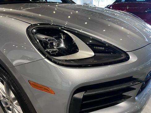 Used 2021 Porsche Cayenne AWD/4WD image 45