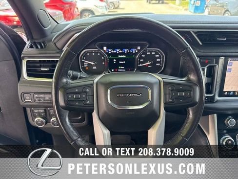 Used 2021 GMC Yukon XL Denali w/ Denali Premium Package AWD/4WD image 31