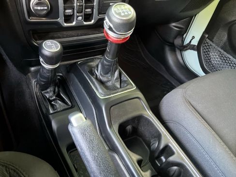 Used 2023 Jeep Wrangler Unlimited Sport AWD/4WD image 35