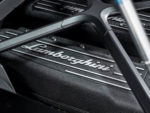 Used 2022 Lamborghini Huracan EVO RWD image 56