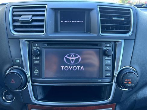 Used 2013 Toyota Highlander Limited FWD image 22