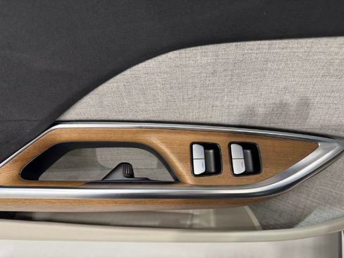 Used 2022 Lucid Air Grand Touring image 32