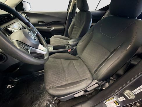 Used 2021 Nissan Kicks SV image 9