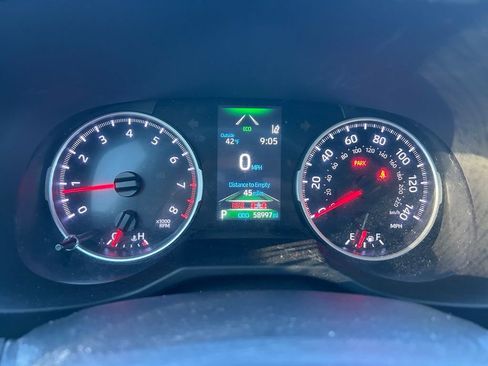 Used 2022 Toyota RAV4 LE image 22