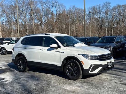 Certified 2023 Volkswagen Tiguan SE image 1