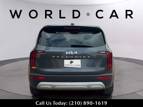 Used 2022 Kia Telluride LX image 4