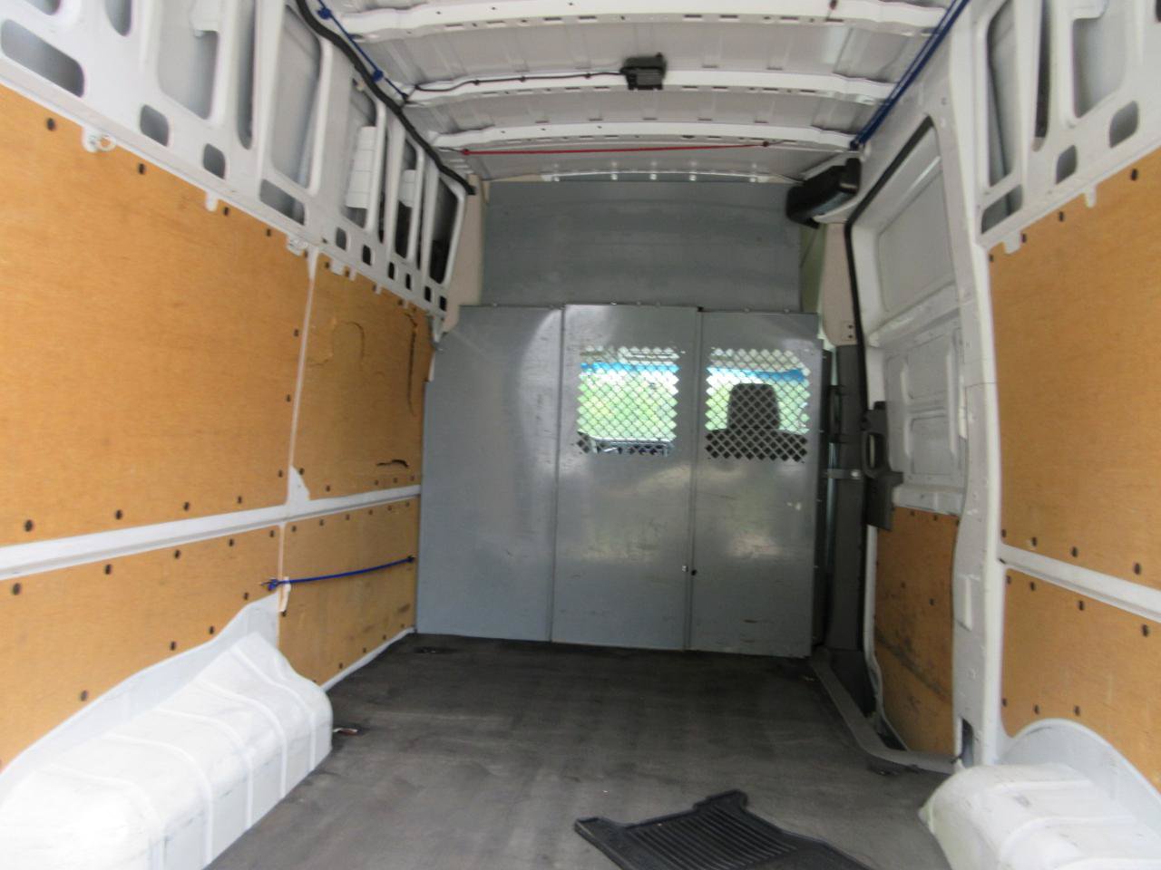 Used 2021 Nissan NV 2500 SV RWD image 13