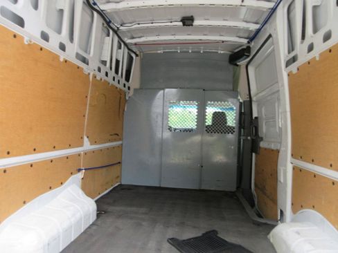 Used 2021 Nissan NV 2500 SV RWD image 13