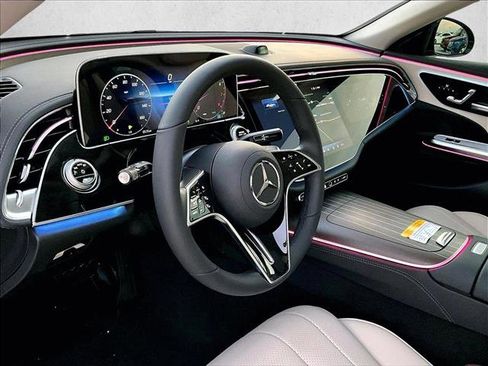 New 2026 Mercedes-Benz E 350 4MATIC Sedan image 8