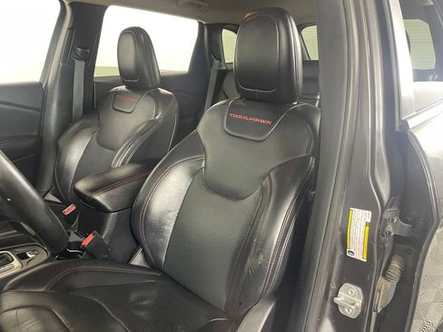 Used 2016 Jeep Cherokee Trailhawk w/ Comfort/Convenience Group image 26