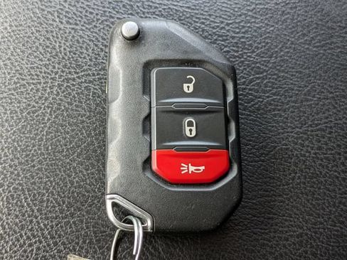 Used 2022 Jeep Wrangler Unlimited Sport AWD/4WD image 31