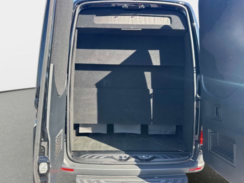 Used 2025 Mercedes-Benz Sprinter 3500 image 8