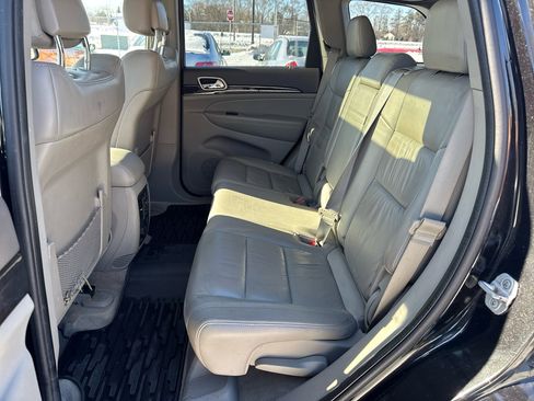 Used 2012 Jeep Grand Cherokee Laredo image 11