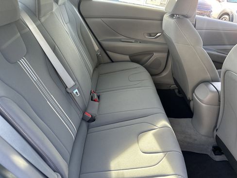 Used 2023 Hyundai Elantra SEL image 14