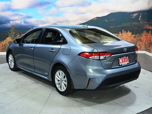 Used 2025 Toyota Corolla LE w/ LE Premium Package image 6