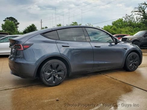 Used 2023 Tesla Model Y AWD image 9