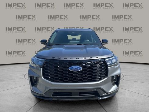 Used 2025 Ford Explorer ST-Line w/ Premium Package image 8
