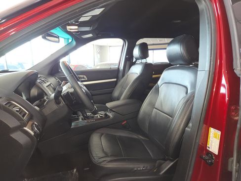 Used 2016 Ford Explorer XLT w/ Equipment Group 202A AWD/4WD image 18