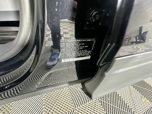 Used 2023 Volkswagen Tiguan SE image 12