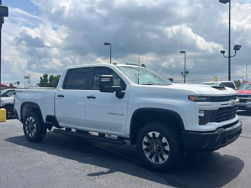 Used 2024 Chevrolet Silverado 2500 Custom w/ Custom Value Package AWD/4WD image 8