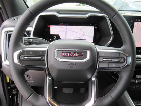 New 2026 GMC Canyon Elevation w/ Convenience Package RWD image 23
