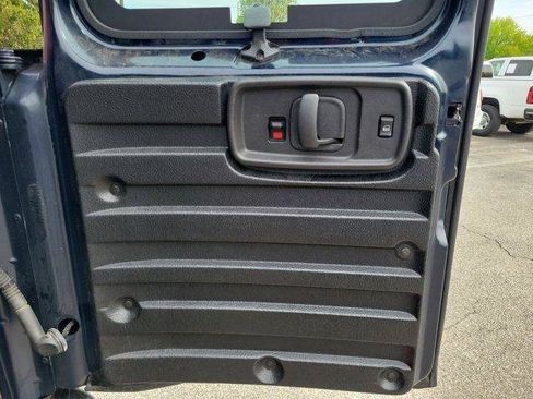 Used 2015 Chevrolet Express 2500 RWD image 8