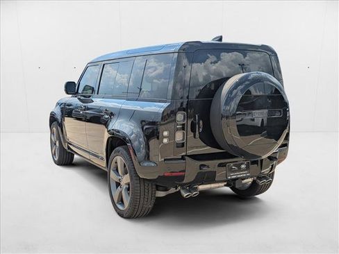 New 2025 Land Rover Defender 110 V8 image 9