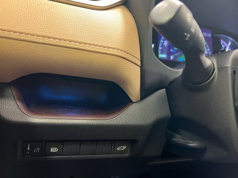 Used 2019 Toyota RAV4 Limited image 25