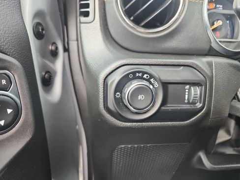 Used 2023 Jeep Wrangler Unlimited Sahara image 26