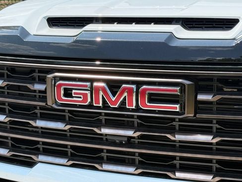 New 2026 GMC Sierra 2500 AT4X w/ AT4X AEV Edition AWD/4WD image 7