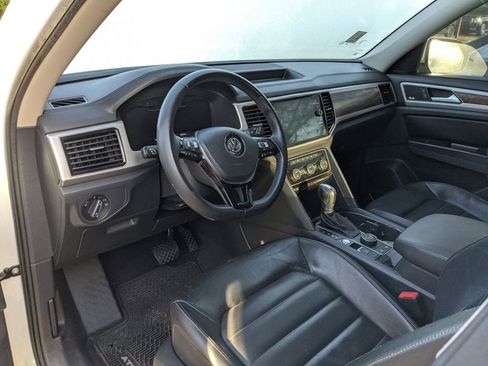Used 2019 Volkswagen Atlas SEL Premium image 2