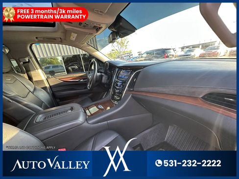Used 2020 Cadillac Escalade Luxury AWD/4WD image 21