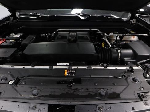 Used 2024 Chevrolet Colorado ZR2 w/ ZR2 Convenience Package III image 13